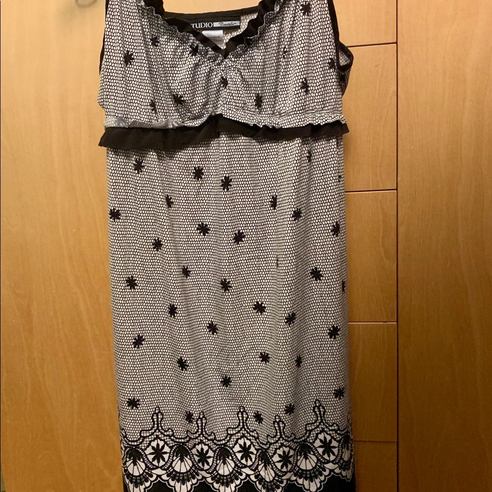 Studio Donatella Black & White Chemise – Size Large ✨🖤